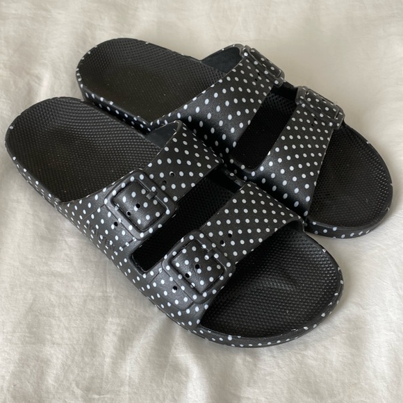 Freedom Moses NWOT Sandals - Picture 3 of 9